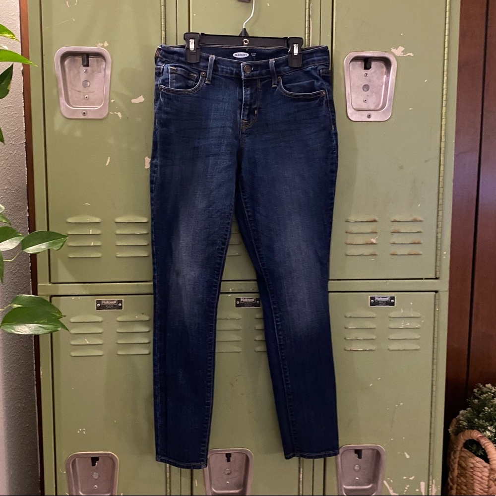 Old Navy curvy style skinny jeans, size 2 short